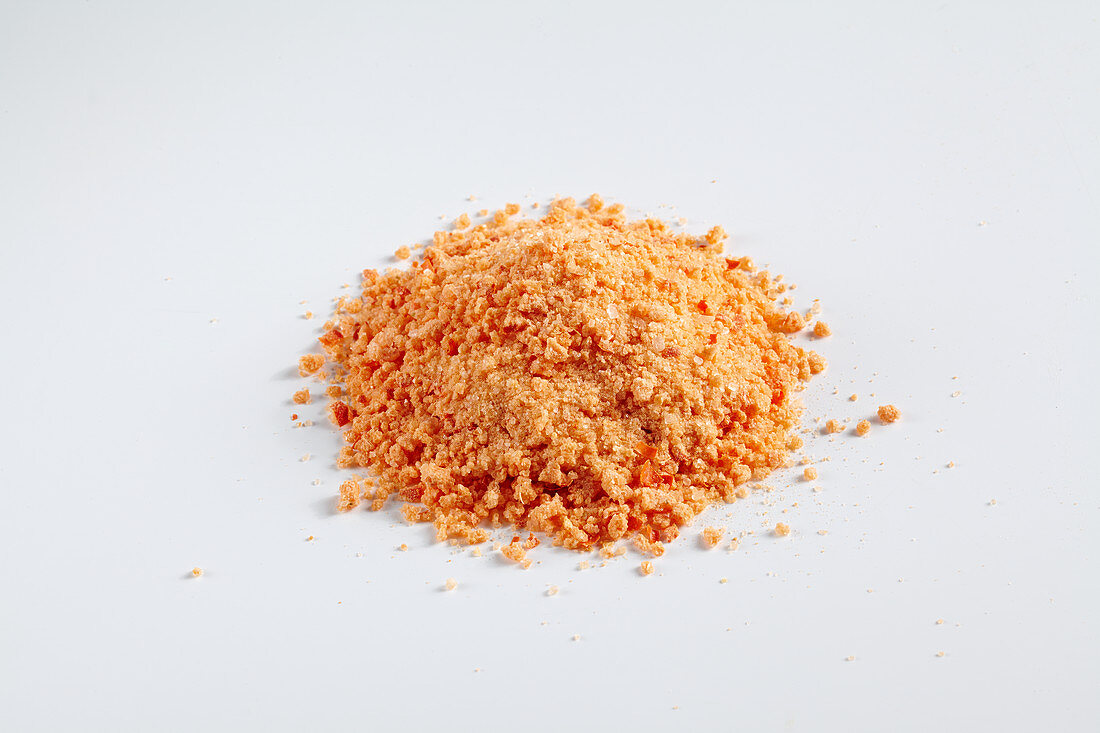 Homemade spice mixture with peperoni, garlic, salt and ginger