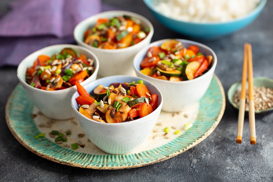Sweet and sour vegetables with rice