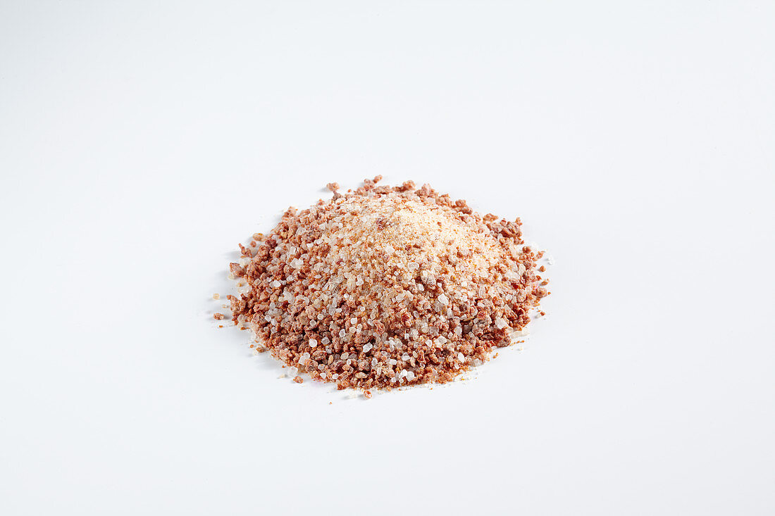 Tomato salt with dried tomatoes