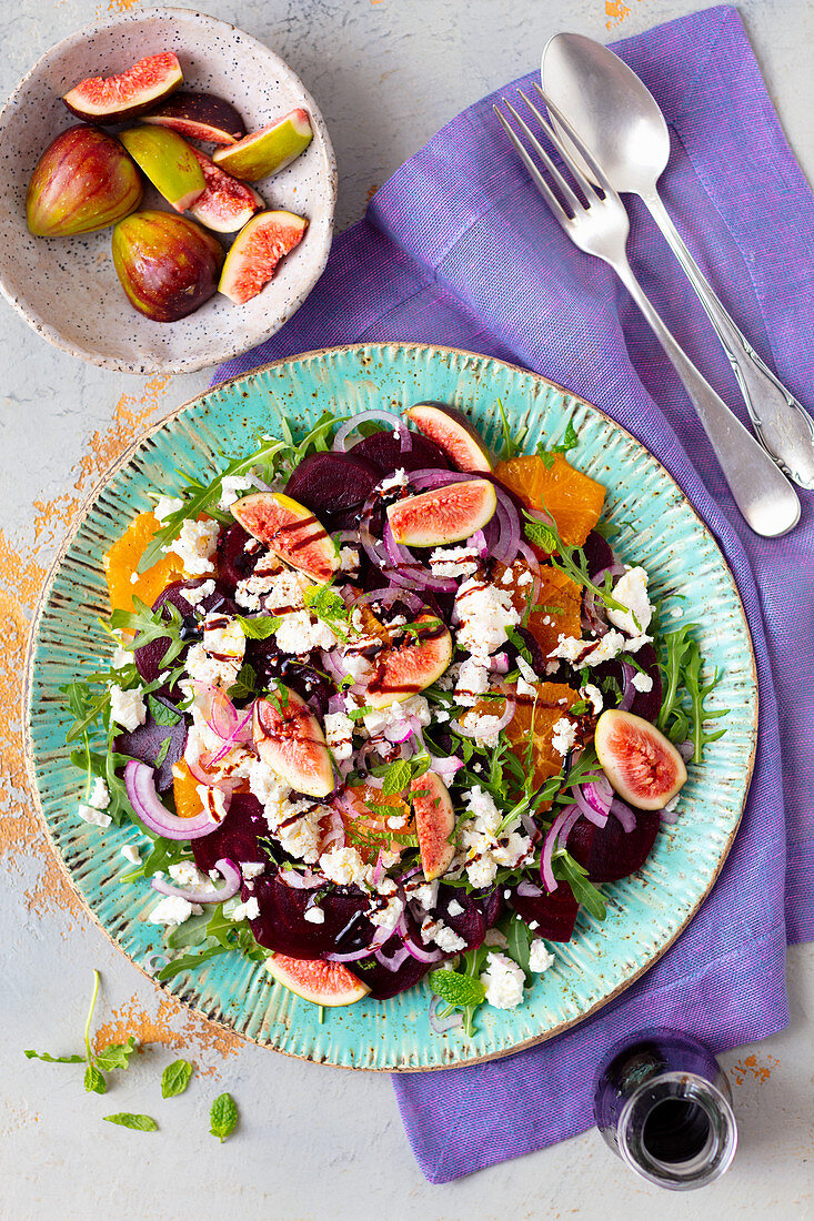 Beetroot, orange and figs salad with feta