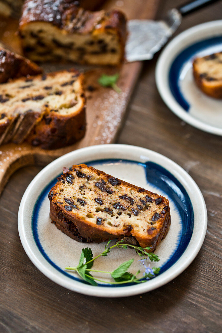 Bananabread with chocolate