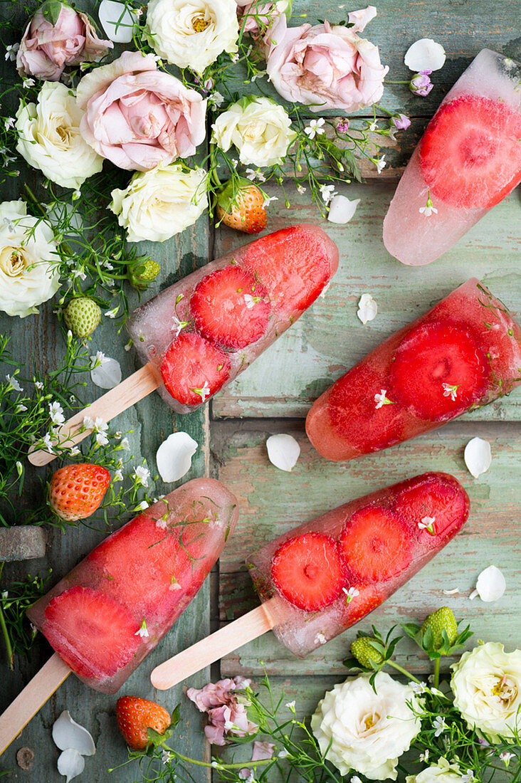 Erdbeer-Icepops