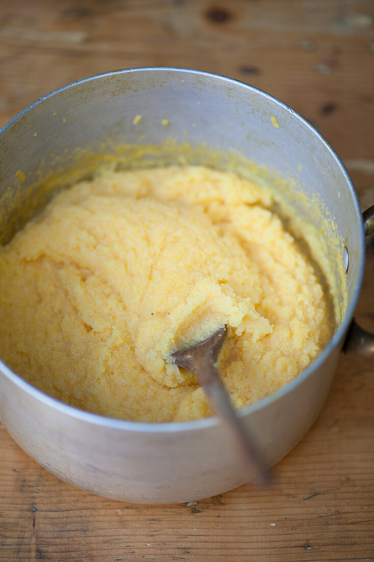 Cooked polenta in a pan