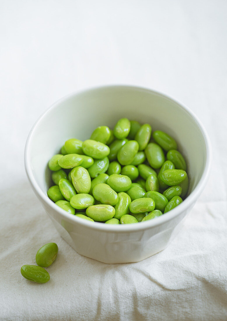 Edamame-Bohnen in Schüssel