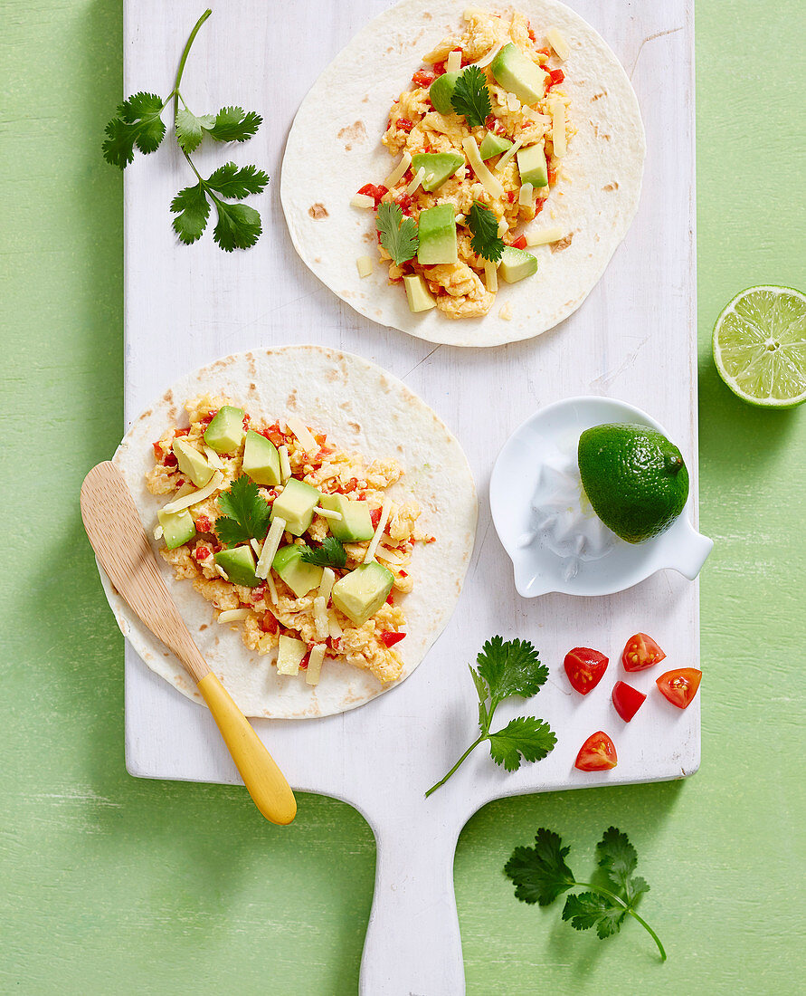 Frühstücks-Burrito mit Avocado