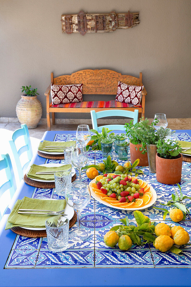 Gedeckter Tisch in türkischem Stil