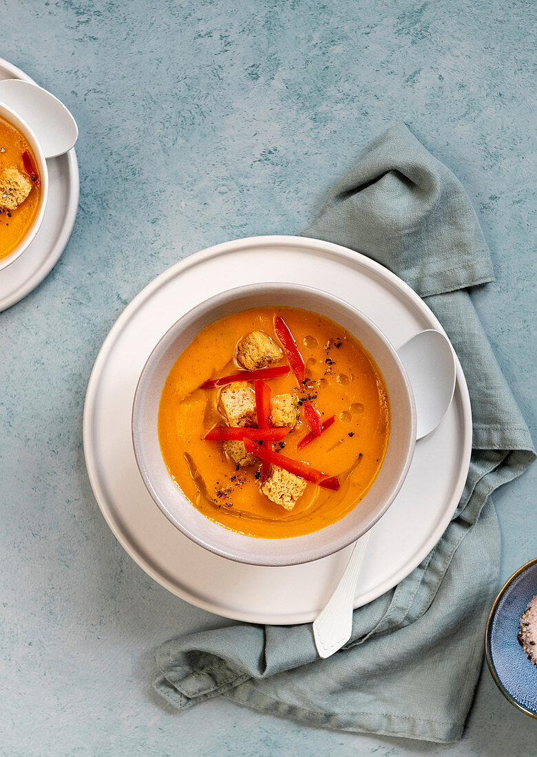 Vegan roasted pepper soup