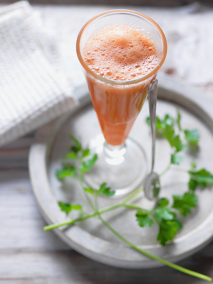 Apple and carrot smoothie