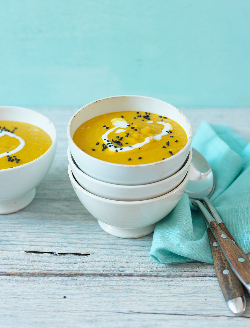 Lentil soup with black sesame