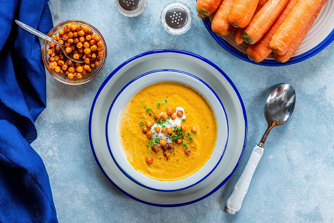 Carrot soup with spicy chick peas