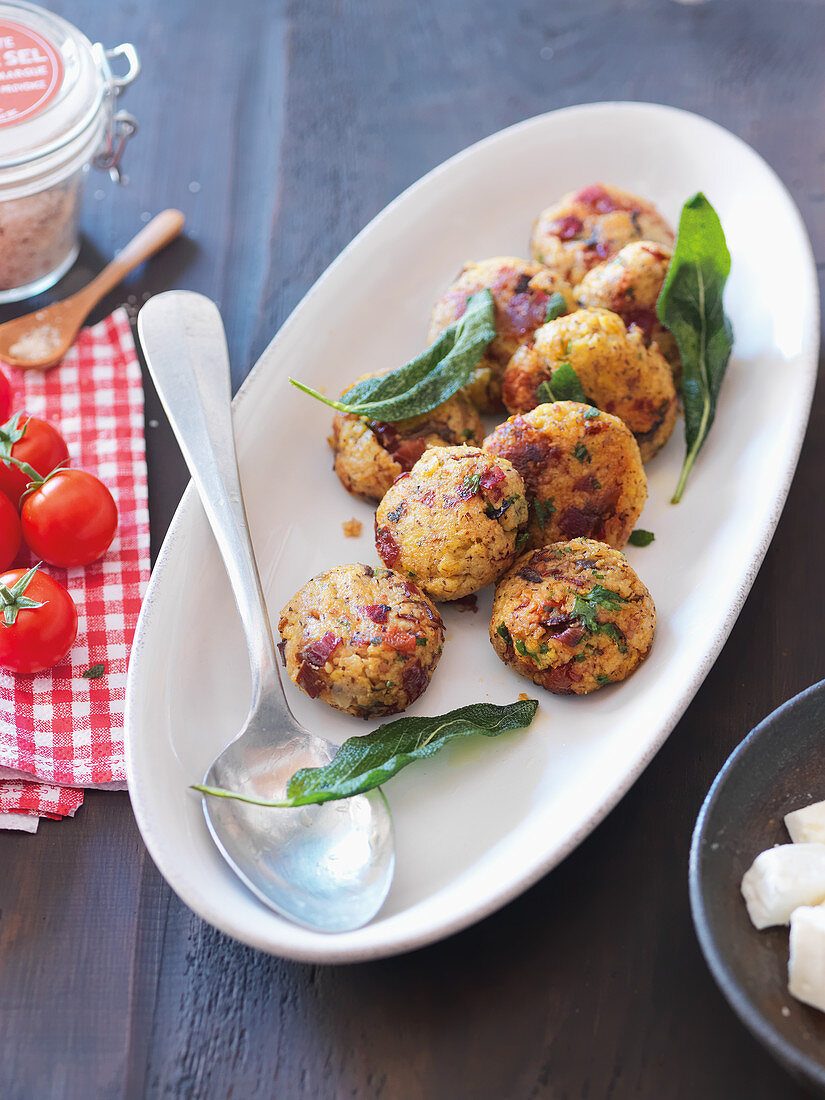 Polenta fritters with sage