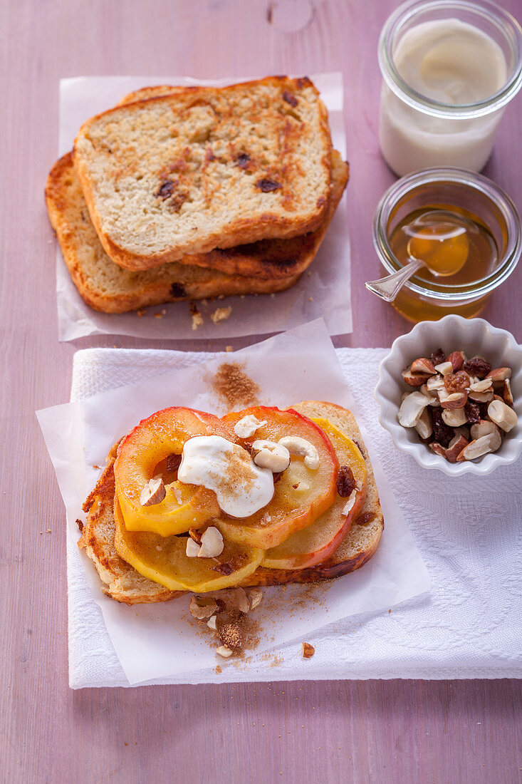 Cinnamon bread with apple slices and nuts