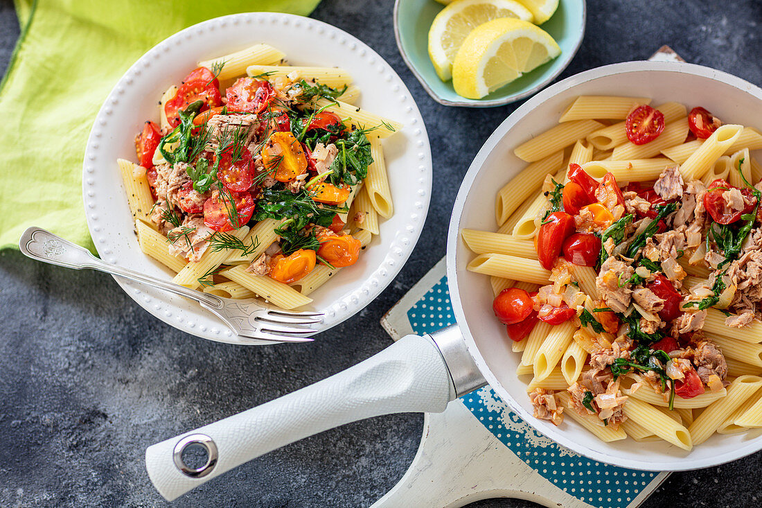 Penne pasta with tuna and cherry tomatoes