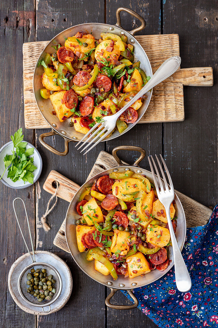 Potatoes baked with chorizo and pepper