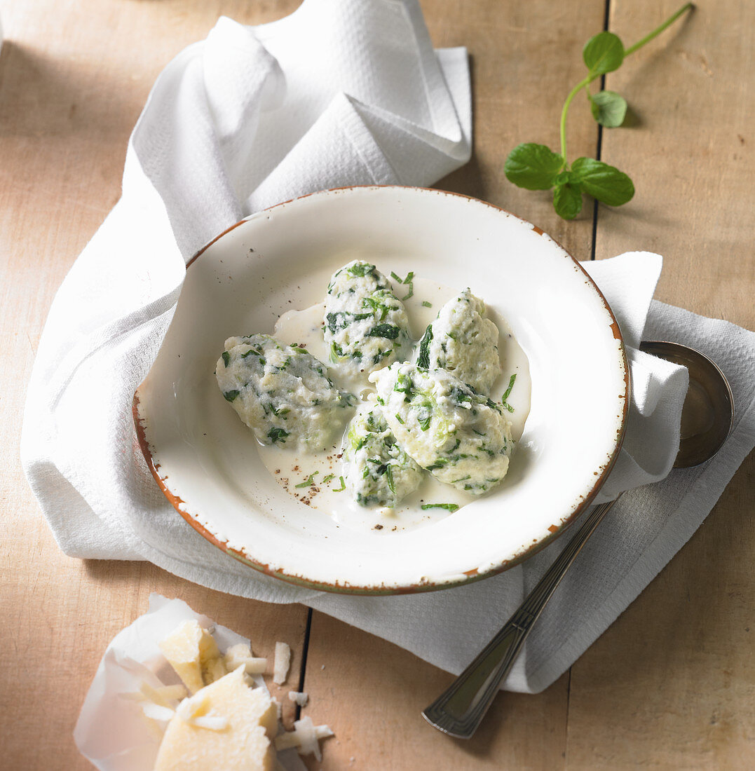 Frischkäse-Spinat-Gnocchi mit Parmesan