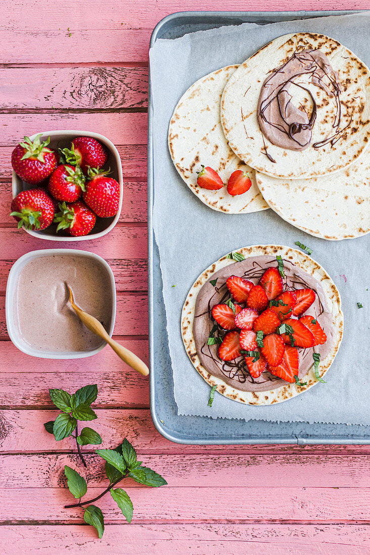 Strawberry pancakes with chocolate cream