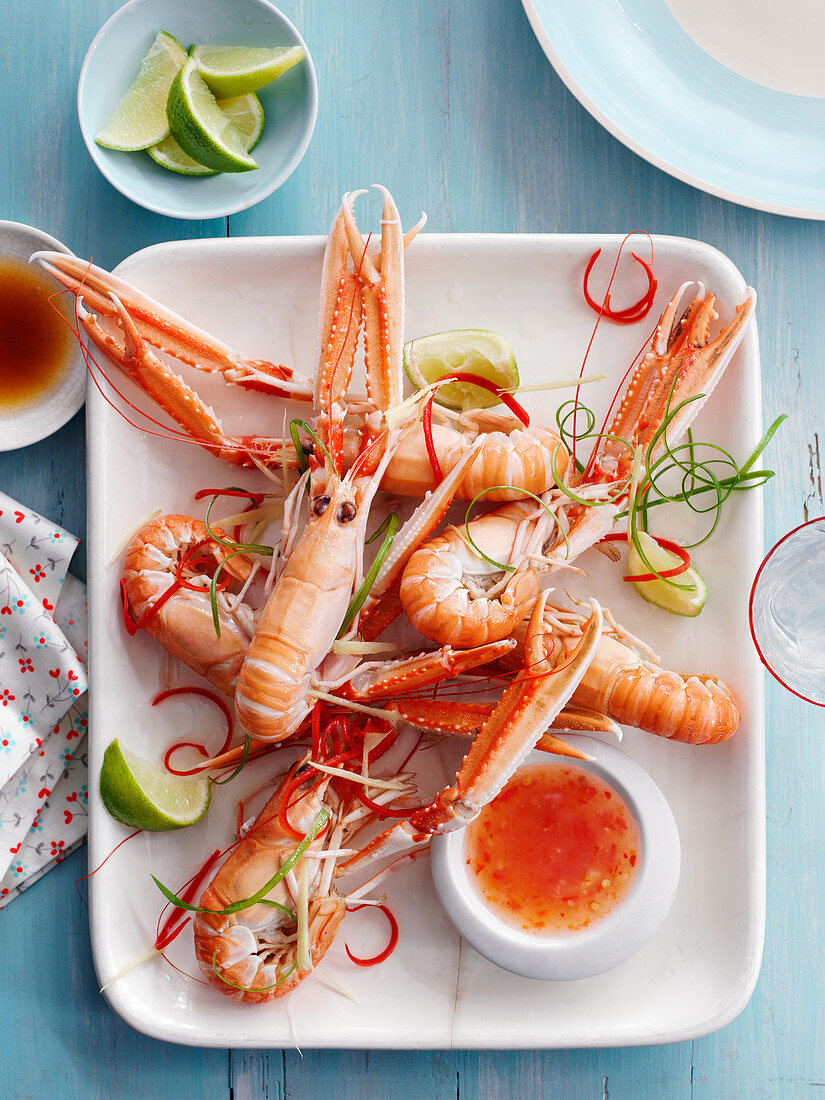 Poached langoustines with chilli sauce (China)