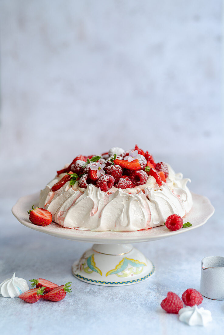 Berry Pavlova