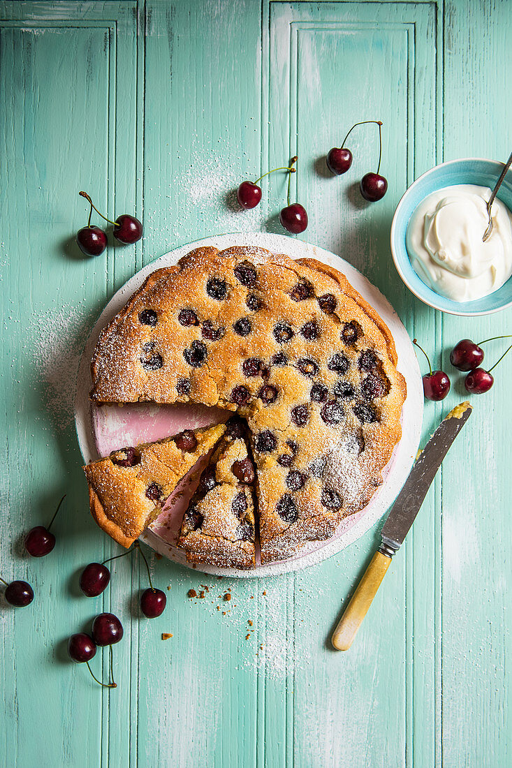 Mandel-Kirsch-Tarte, angeschnitten