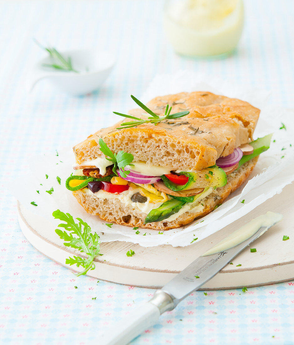 Vegetarian focaccia with remoulade and vegetables