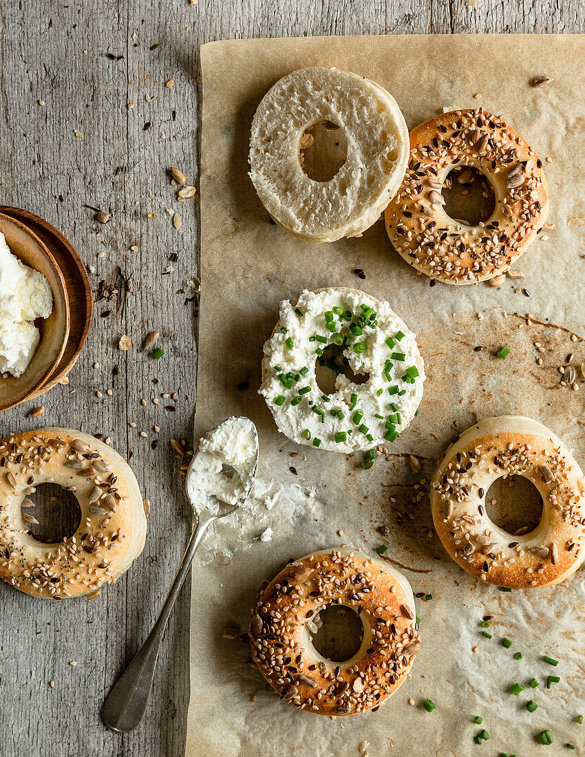 Creamcheese Bagel with chives