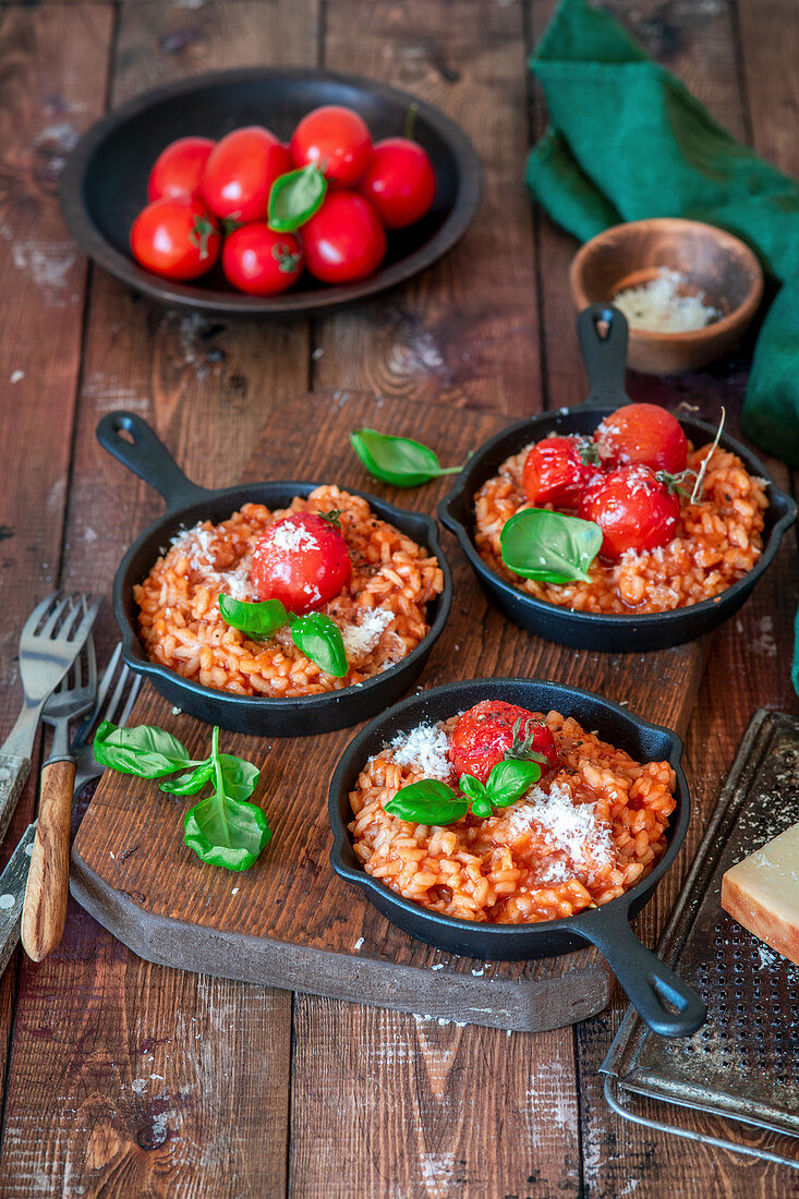 Gratinated tomato risotto with parmesan and basil