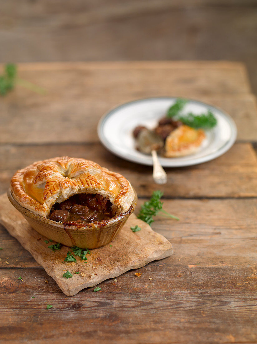 Steak and ale pie