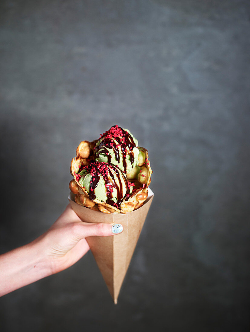 Bubble waffles with pistachio icecream