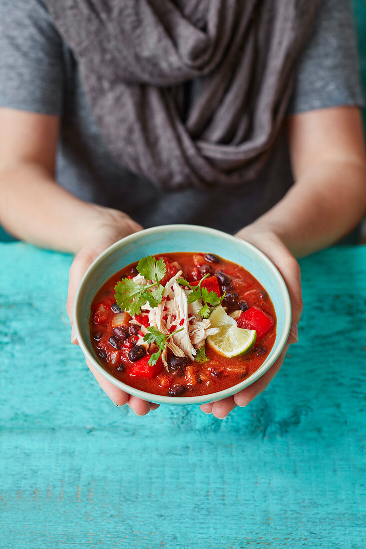 Mexican bean soup with chicken & lime