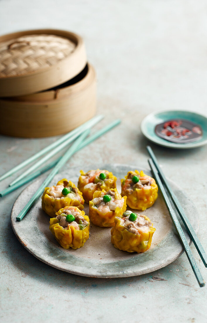 Siu Mai (steamed pork shrimp bags, China)