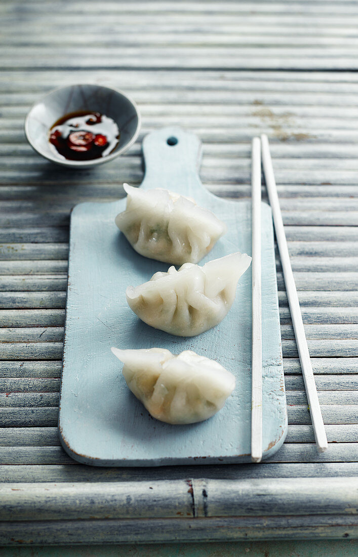 Steamed water chestnut and shrimp pastries