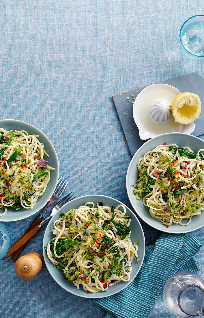 Spaghetti with zucchini, fennel, broccoli, chili and lemon