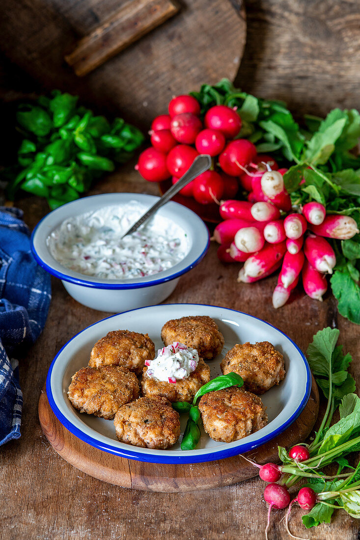 Radish sauce (made with cottagbe cheese and cream) chicken meatballs