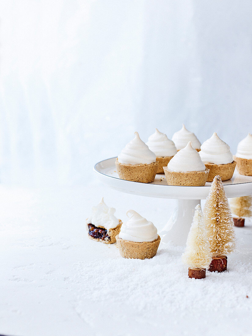 Bourbon-Mince Pies mit Vanille-Baiser