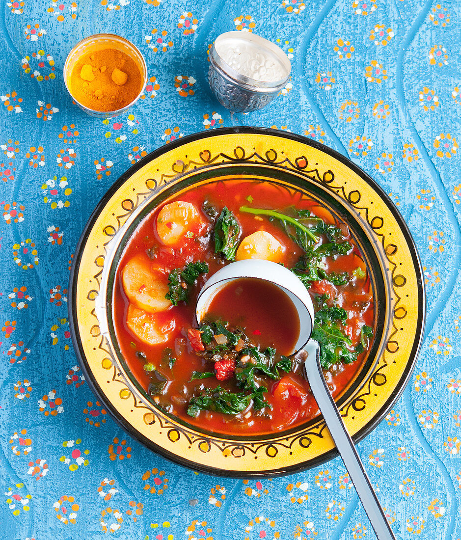 Indian kale soup with turmeric