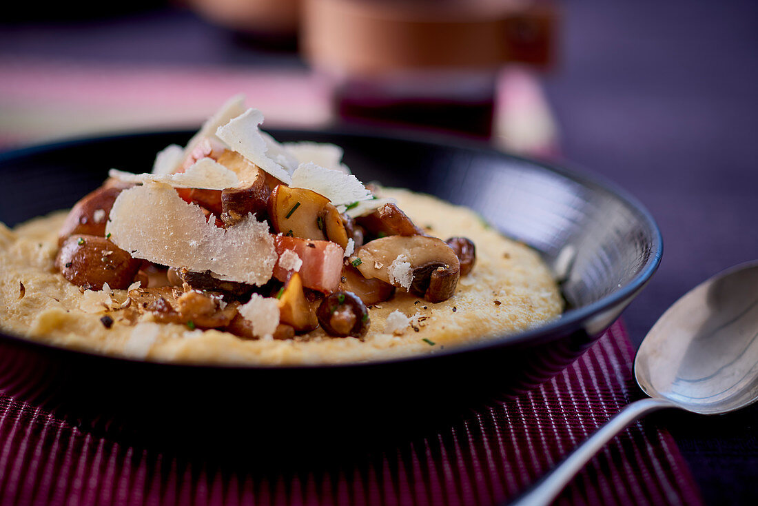 Polenta with fried mushrooms and Parmesan