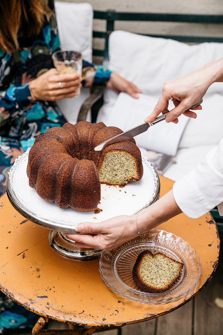 Getränkter Mohn-Zitrus-Kuchen