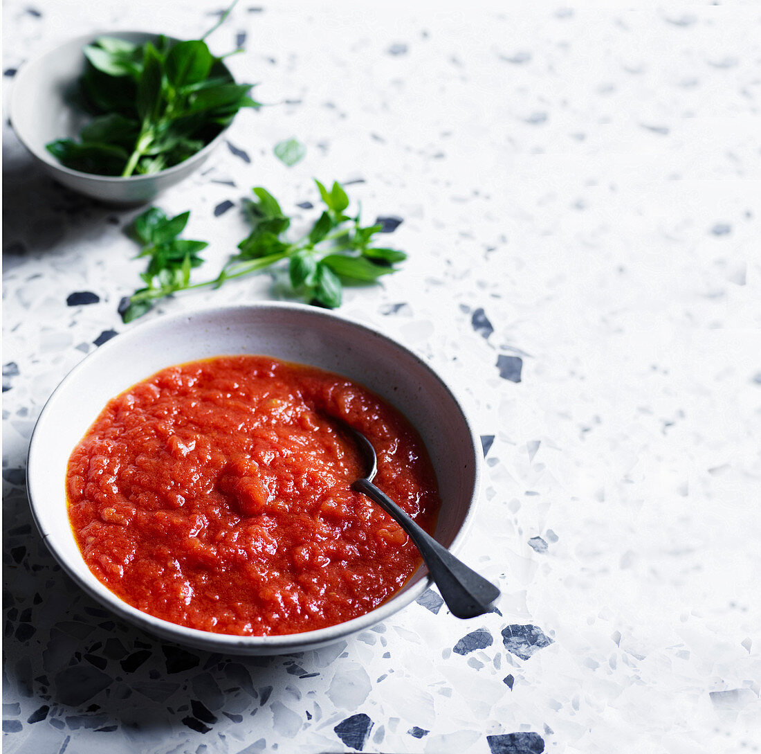 Simple tomato sauce