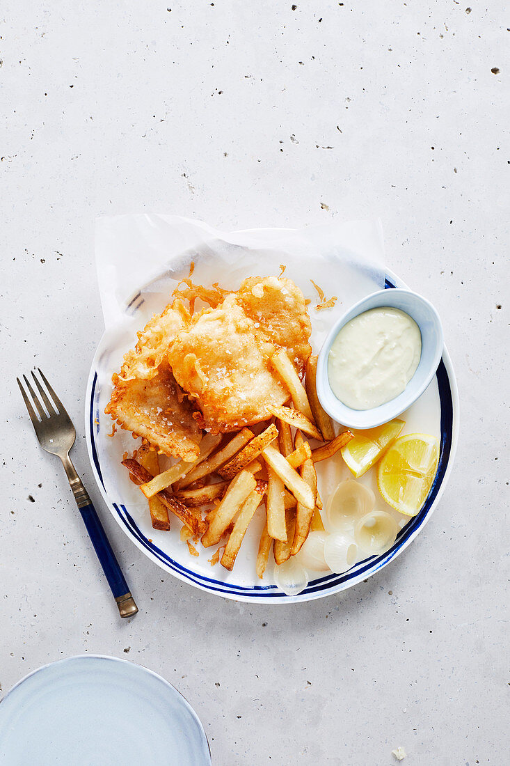 Fish And Chips mit Mayonnaise