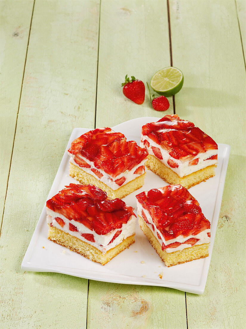 Lime and cream slices with strawberries