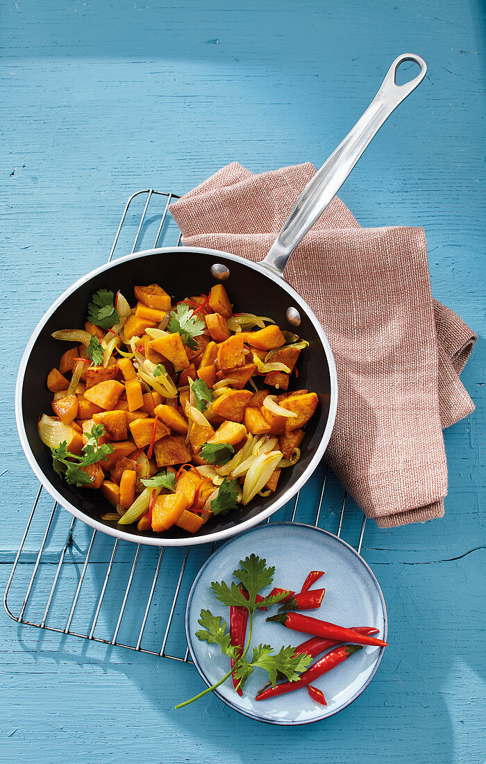 Fried sweet potatoes with chilli