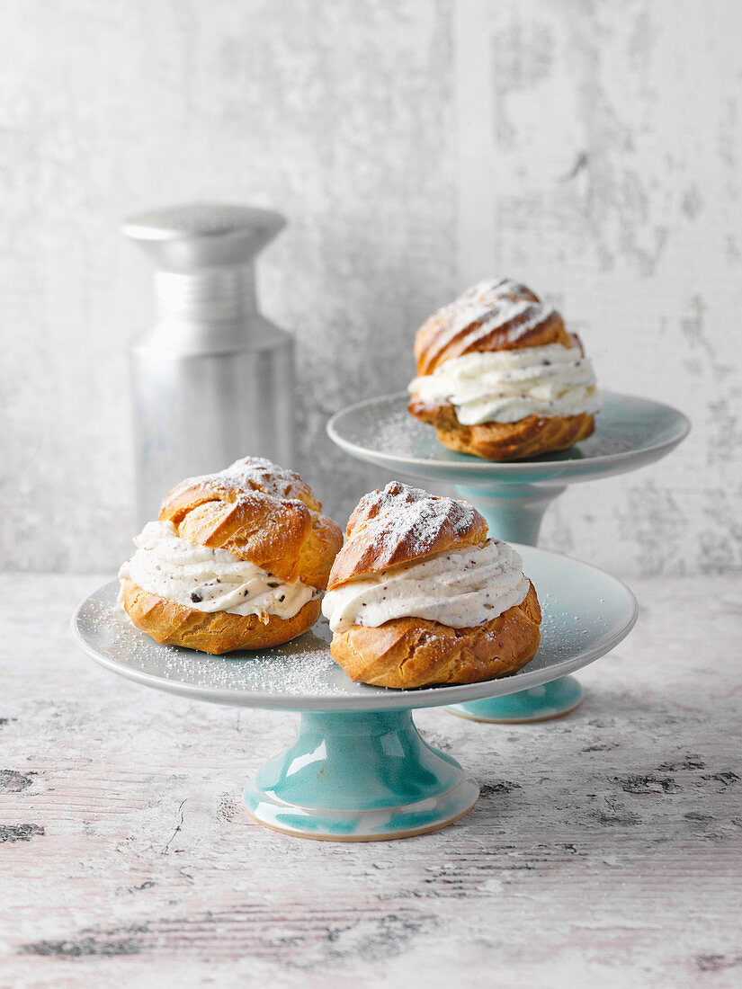 Profiteroles with a cream filling
