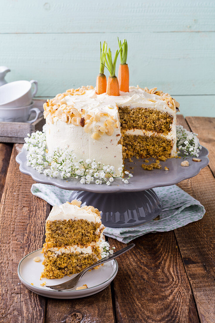 Carrot Cake mit Haselnüssen (Low Carb)