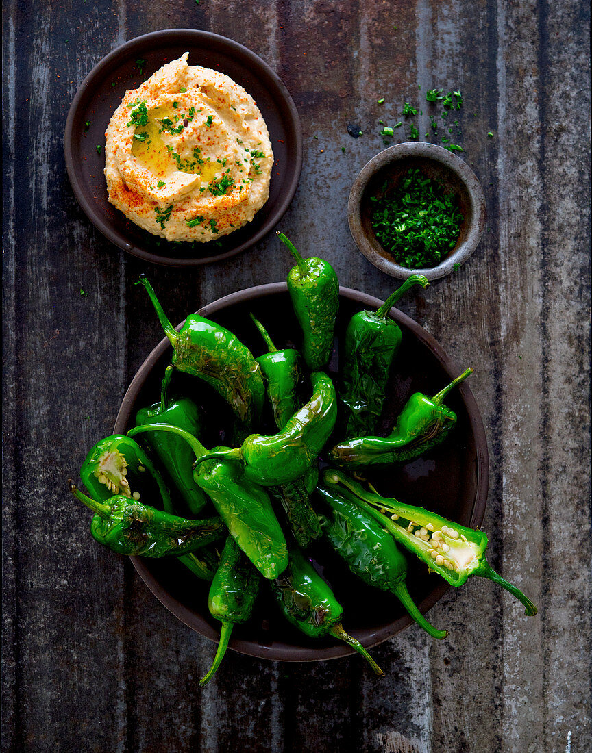 Pimientos De Padron mit Dip