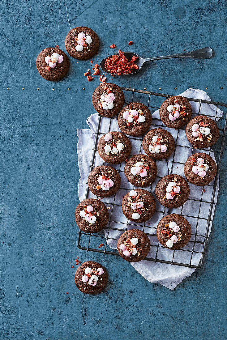 Rocky Road Biscuits auf Abkühlgitter