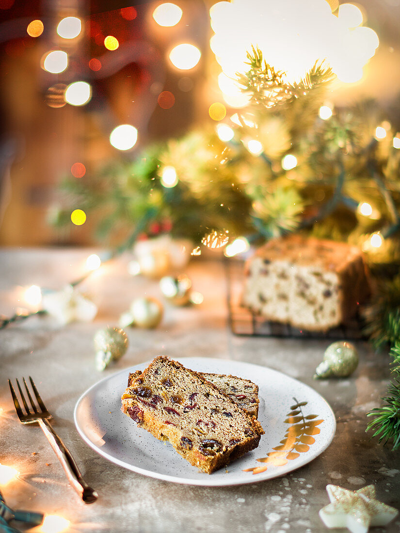 Weihnachtlicher Früchtekuchen