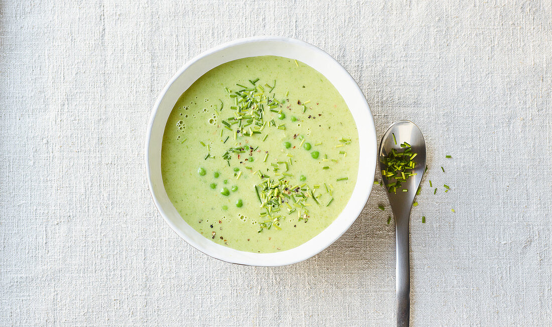 Coconut and pea soup