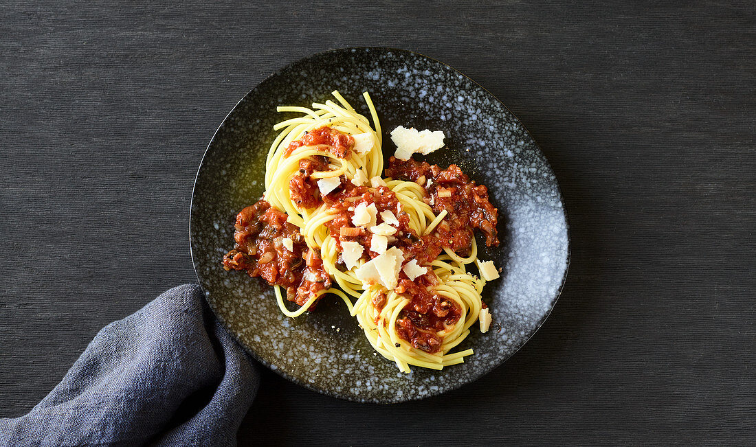Pasta with data and bacon arrabiata