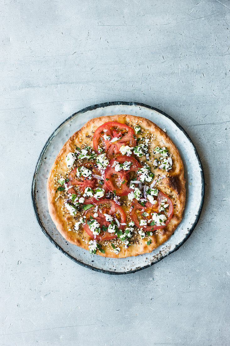 Syrische Zatar-Manakish mit Feta