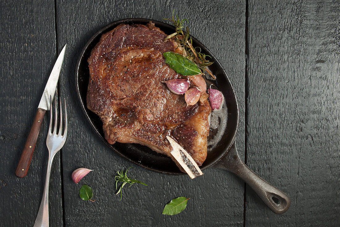 Ribeye Steak in Gusseisenpfanne